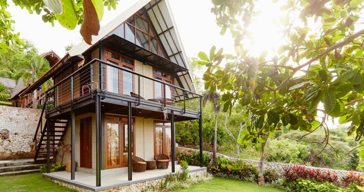 Kamafari Surfcamp Bali | Deluxe Bungalow
